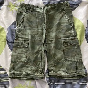 Boys Camo shorts- size 16